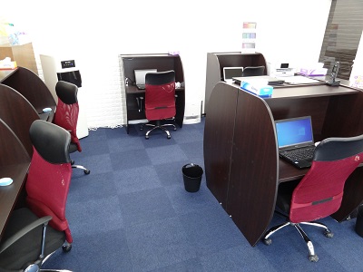 集中できるゆったり個別ブース